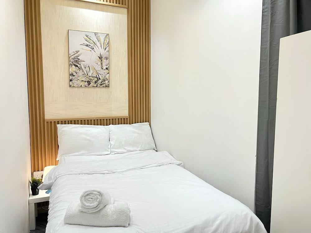 Adventurers Partition Room in Tecom Room Type - Economy Double Room, Balcony, City View