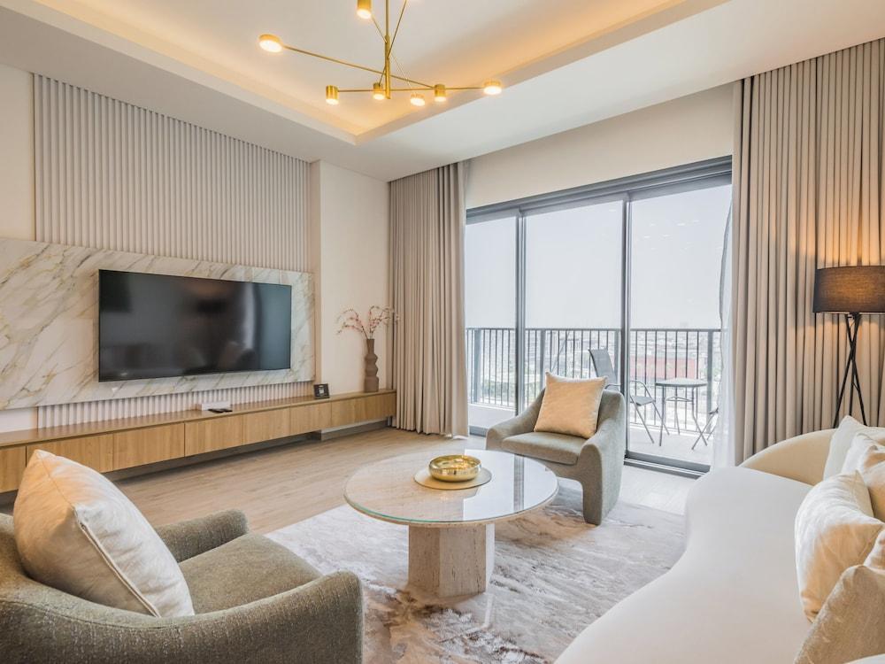 Central Park Residences -City Walk Dubai - Tap to explore photos