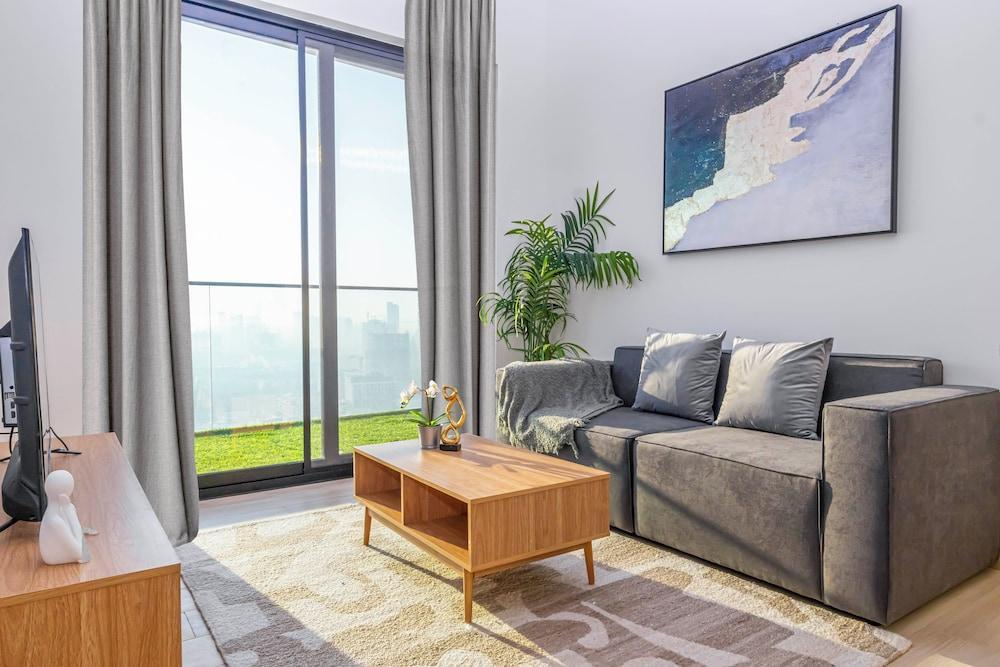 Bloomfields 1Br Binghatti Heights - Tap to explore photos