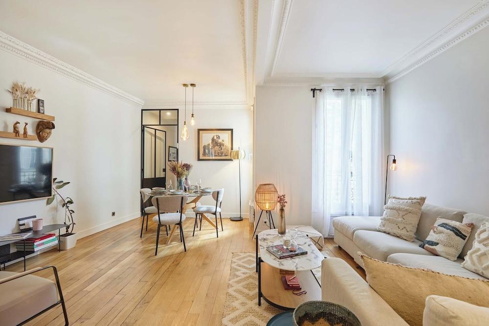 Superb Apartment Invalides Eiffel Tower - Tap to explore photos