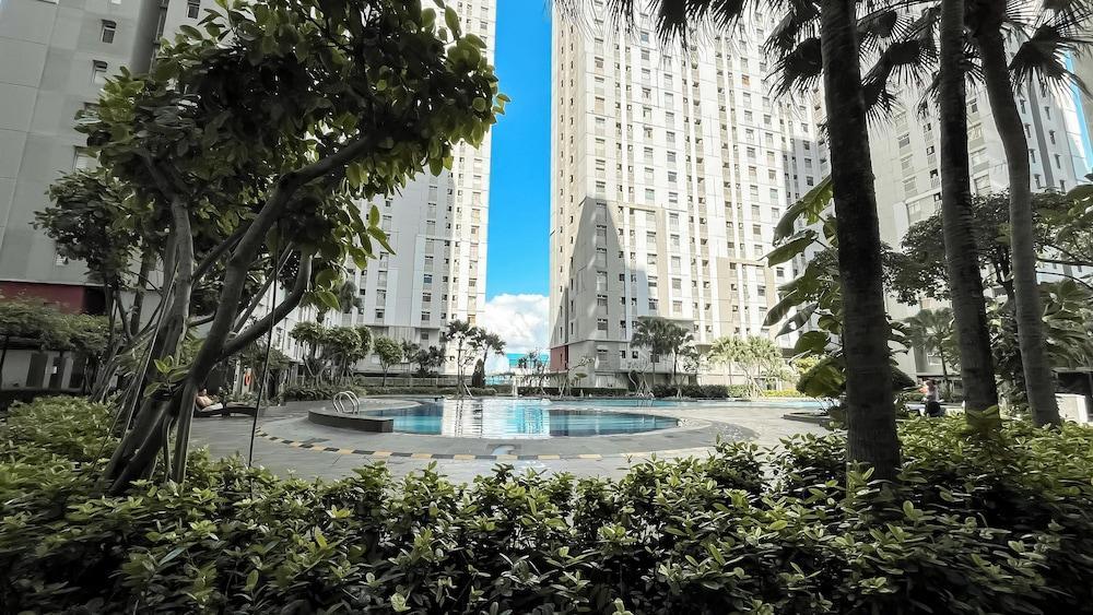 Basic 2Br Apartment At Green Bay Pluit - Tap to explore photos