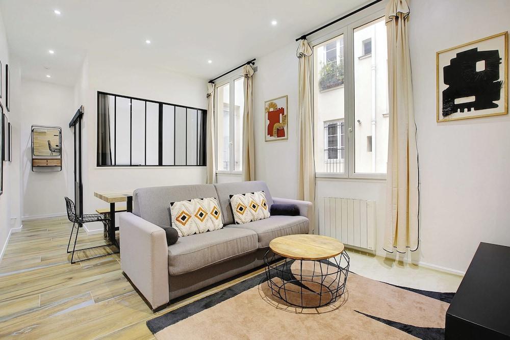 Modern Apartment - 2br/6p - Arts et Metiers - Tap to explore photos