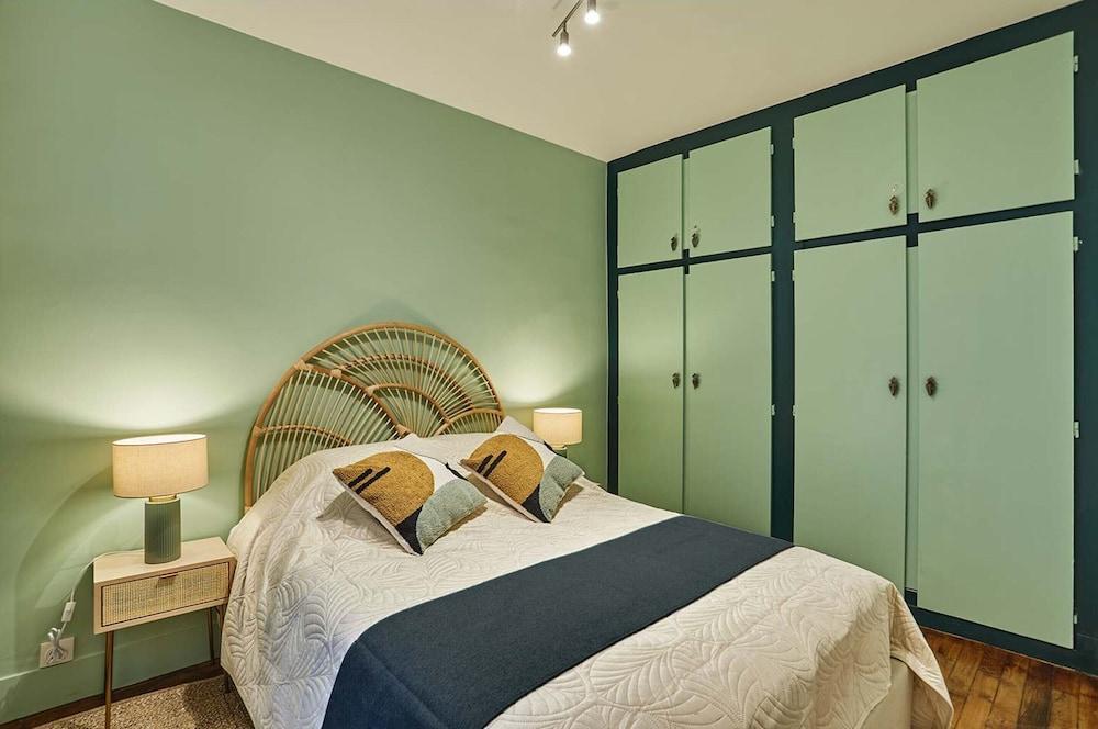 Superb Apartment Le Marais/place des Vosges - Tap to explore photos