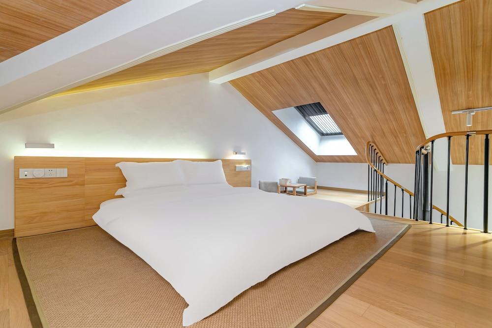 Flowing River Hot Spring Resort Room Type - Luxury Loft
