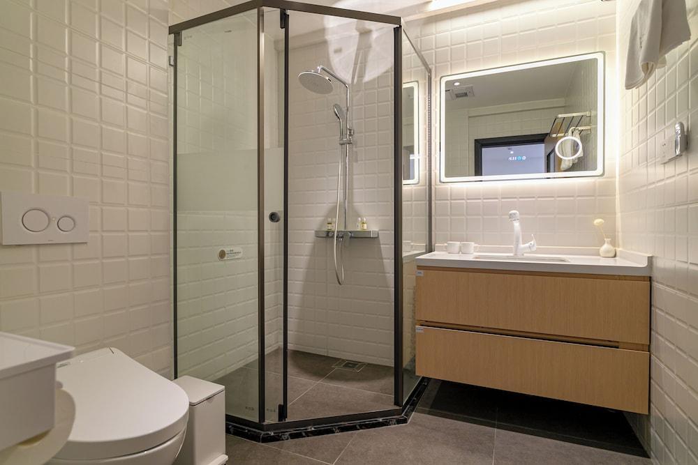 Flowing River Hot Spring Resort Room Type - Senior Twin Room, Courtyard View