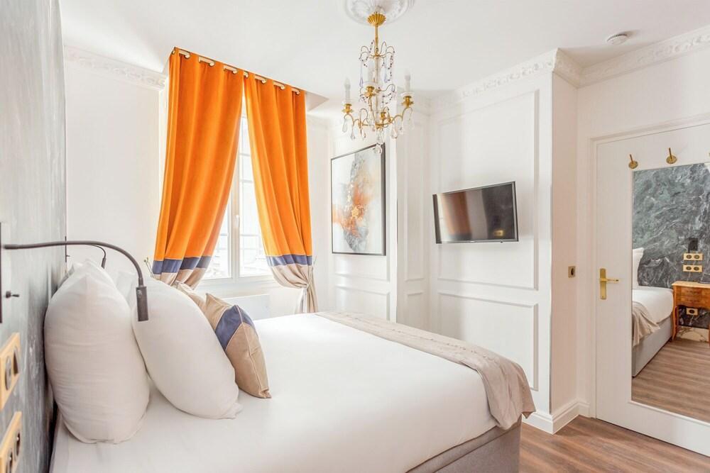 Merveil Luxury Suites - Marais - Martin I-II - Tap to explore photos