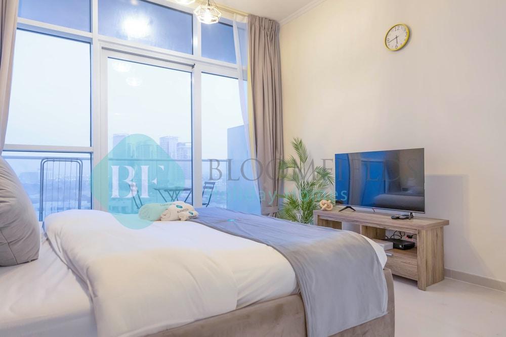 Bloomfields Stu In Damac Hills Carson - Tap to explore photos