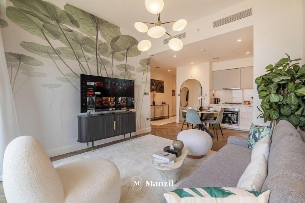 Manzil-2BR with full Burj Khalifa View - Tap to explore photos