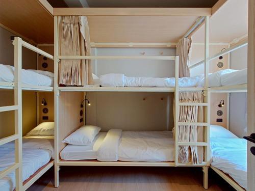 Au Luna Bangkok Hostel Room Type - Dormitory Room - Female Only