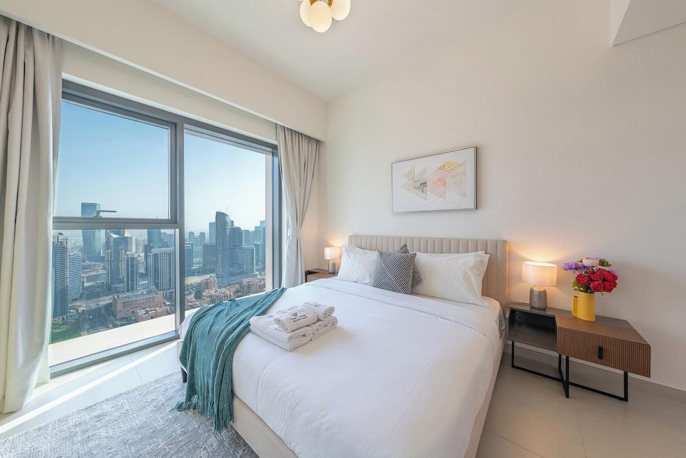 Downtown Dubai 3BR Burj Royale