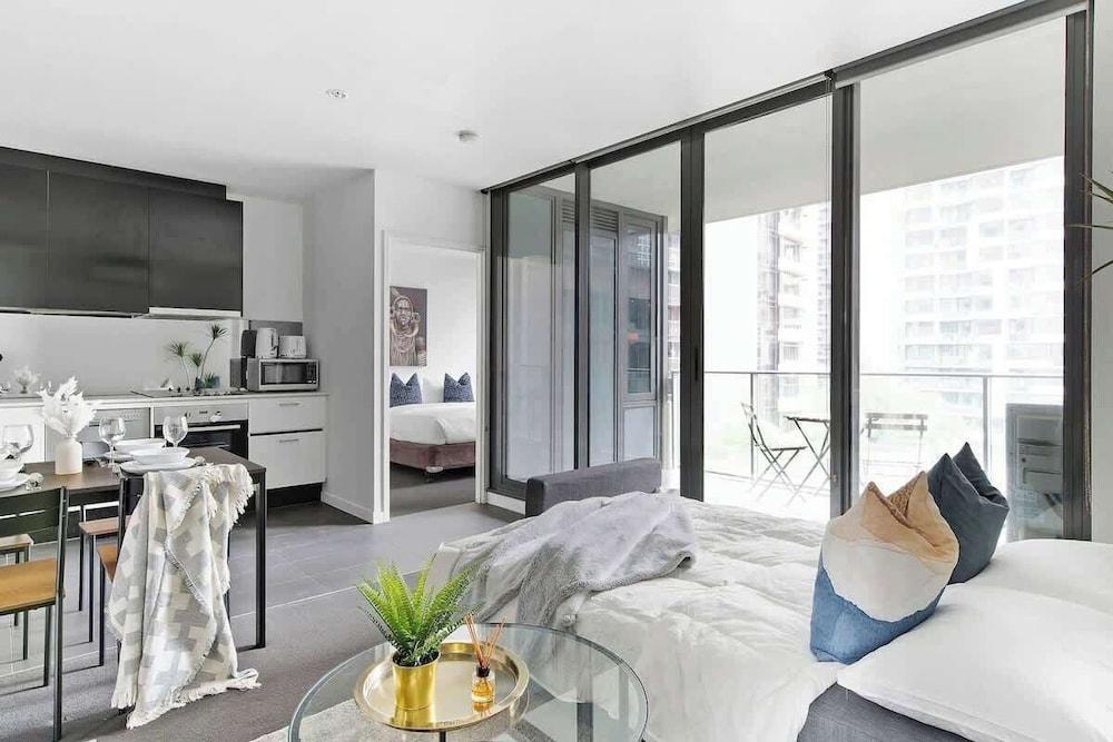 A Spacious 2BR Apt, Walk to Southern Cross Station Room Type - Apartment (2 Bedrooms)