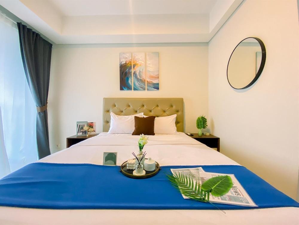 Best View and Comfy Studio at Gold Coast Apartment