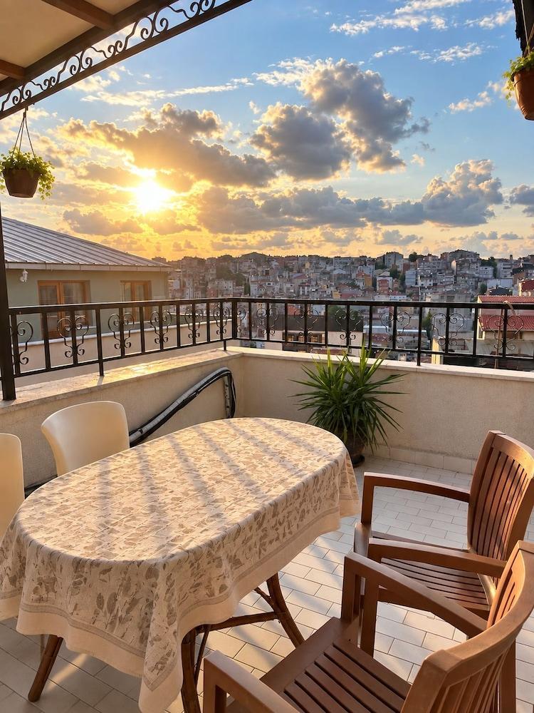 Taksim cozy apartments Room Type - Honeymoon Condo, City View