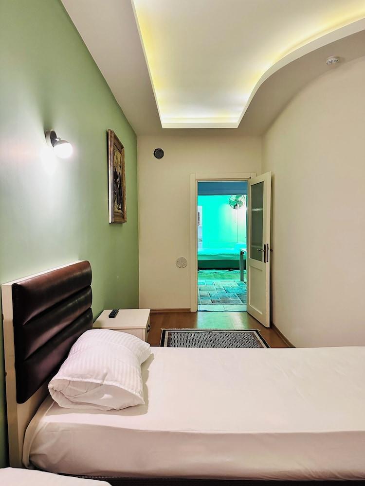 Taksim cozy apartments Room Type - Classic Condo Taksim cozy apartments Room Type - Classic Condo