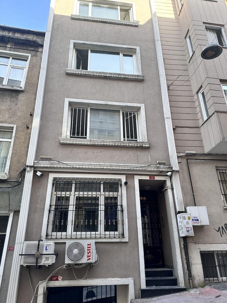 Taksim cozy apartments