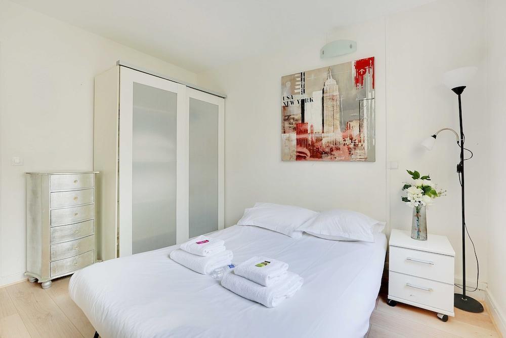 Charming Apartment - 2br/6p - Saint-lambert - Tap to explore photos