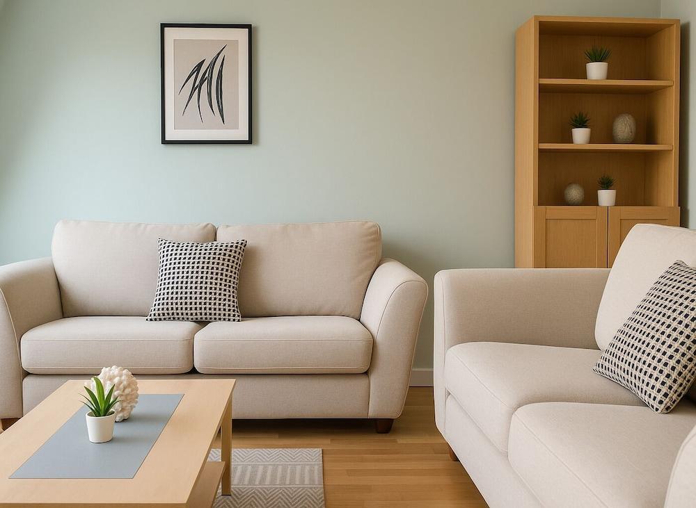 Modern Flat in Shoreditch - Tap to explore photos