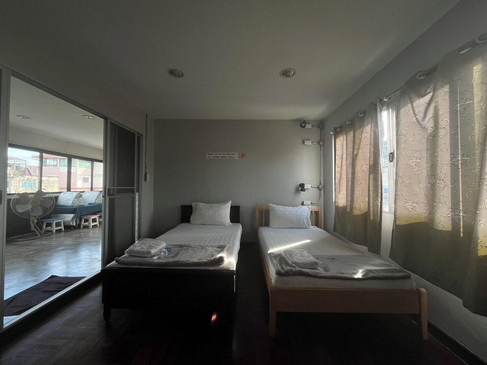 BNK89 Hostel Room Type - Family Quadruple Room