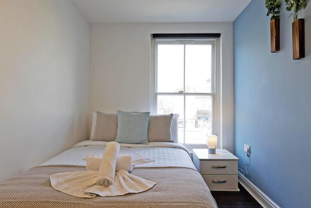 Imperial Whitechapel Apartments Room Type - Apartment, 3 Bedrooms, Kitchen Imperial Whitechapel Apartments Room Type - Apartment, 3 Bedrooms, Kitchen