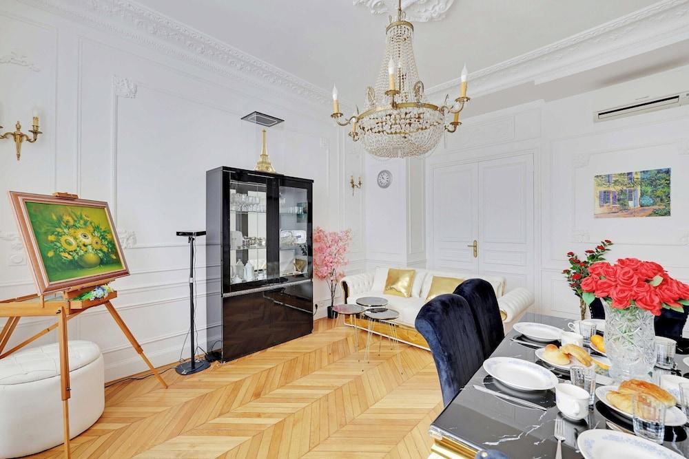 Luxury 2bdr/6p Apartment - Arc de Triomphe - Tap to explore photos