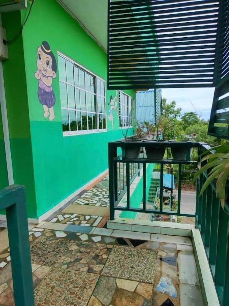 Zackry Guesthouse - Tap to explore photos