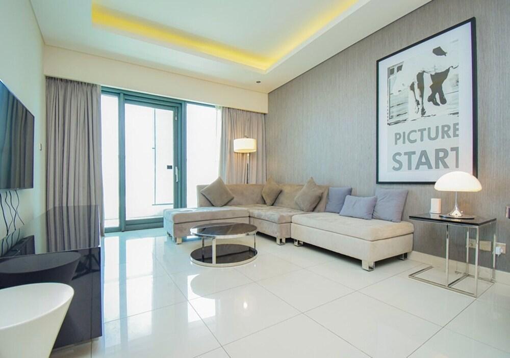Luxury 1BR Burj Khalifa Panoramic view