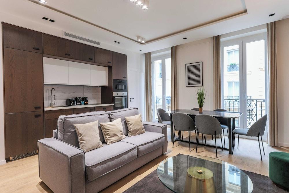 Peaceful Apartment - 2br/6p - Porte Saint-denis - Tap to explore photos