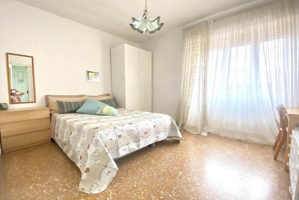 SUNSET COLOSSEO BED & BREAKFAST Room Type - Comfort Room, Courtyard View