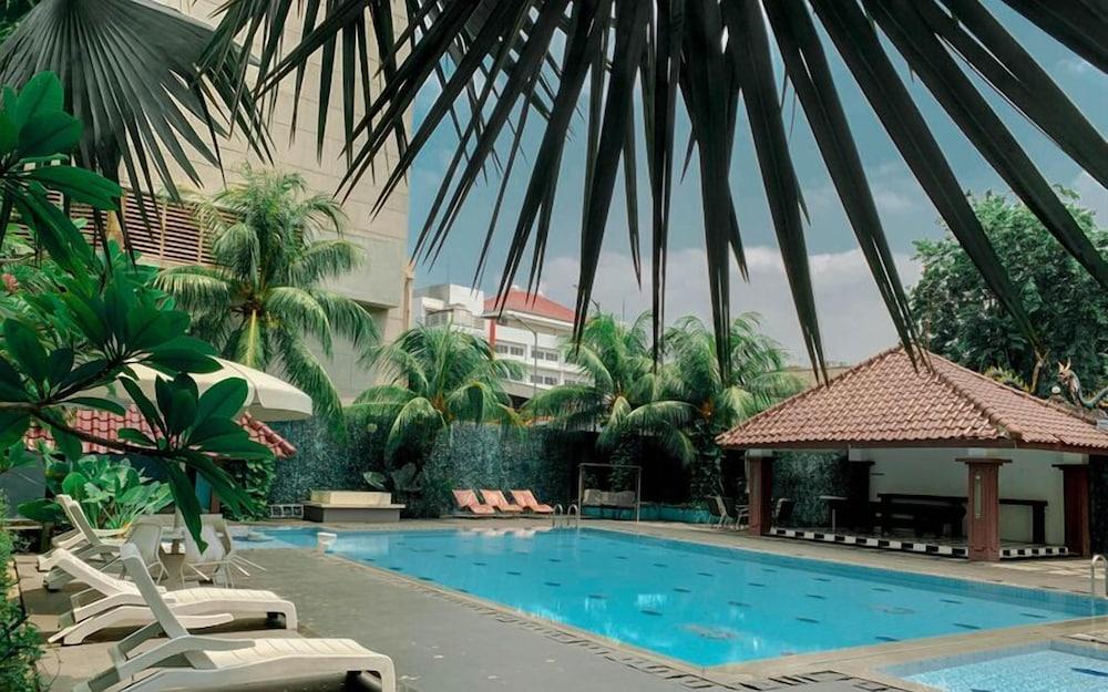 Warm And Nice 2Br At Permata Senayan Apartment - Tap to explore photos