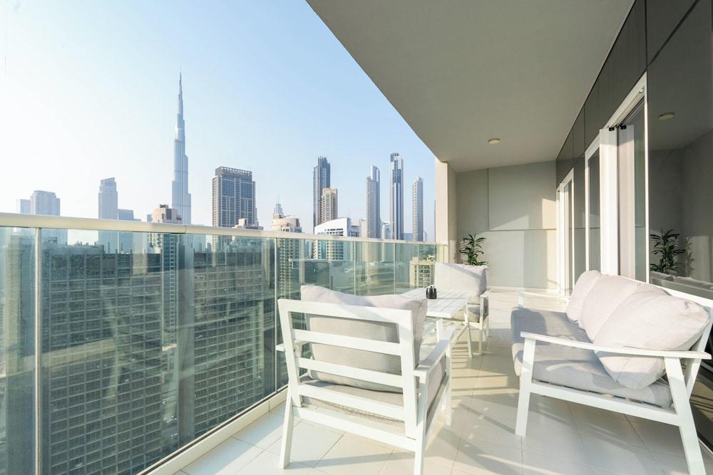 Dubai Luxury 2BR - Burj Khalifa View - Tap to explore photos