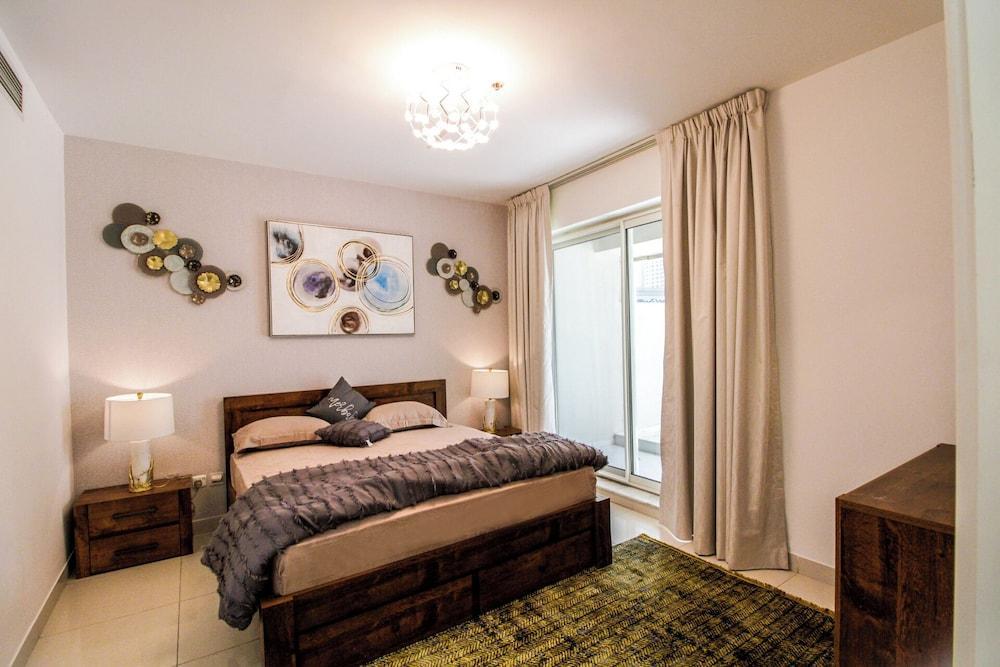 Spacious 1BR with Balcony in JLT
