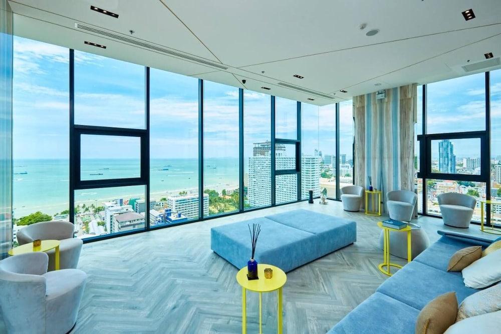 Sea View 2 Bed Room at Great Location