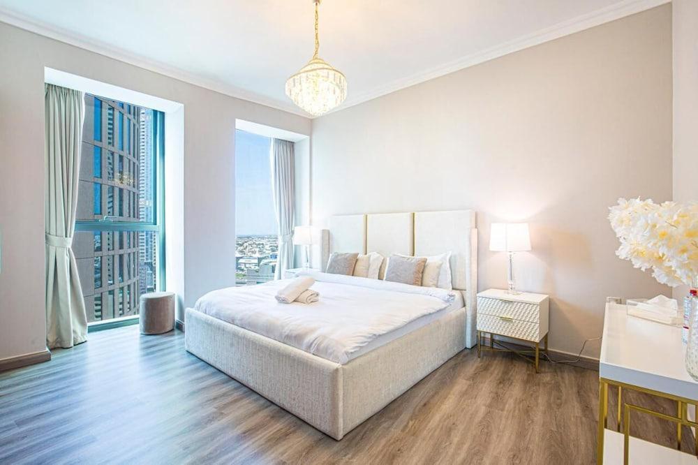 4BR High-Rise Burj & Fountain View - Tap to explore photos