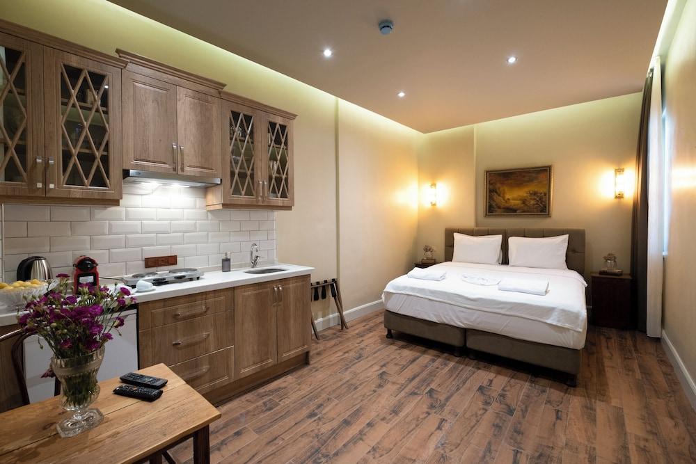 Level Suites Room Type - Deluxe Room