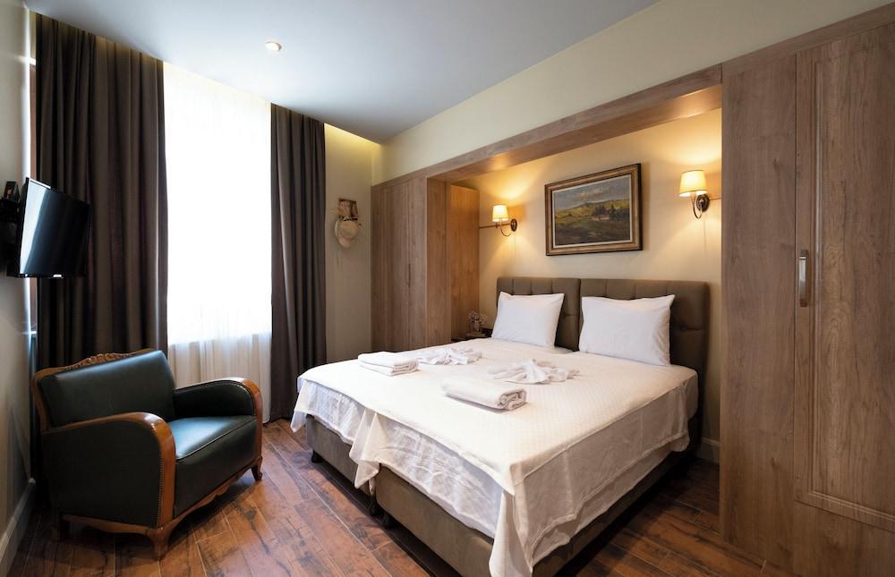 Level Suites Room Type - Basic Room, Non Smoking, Kitchen