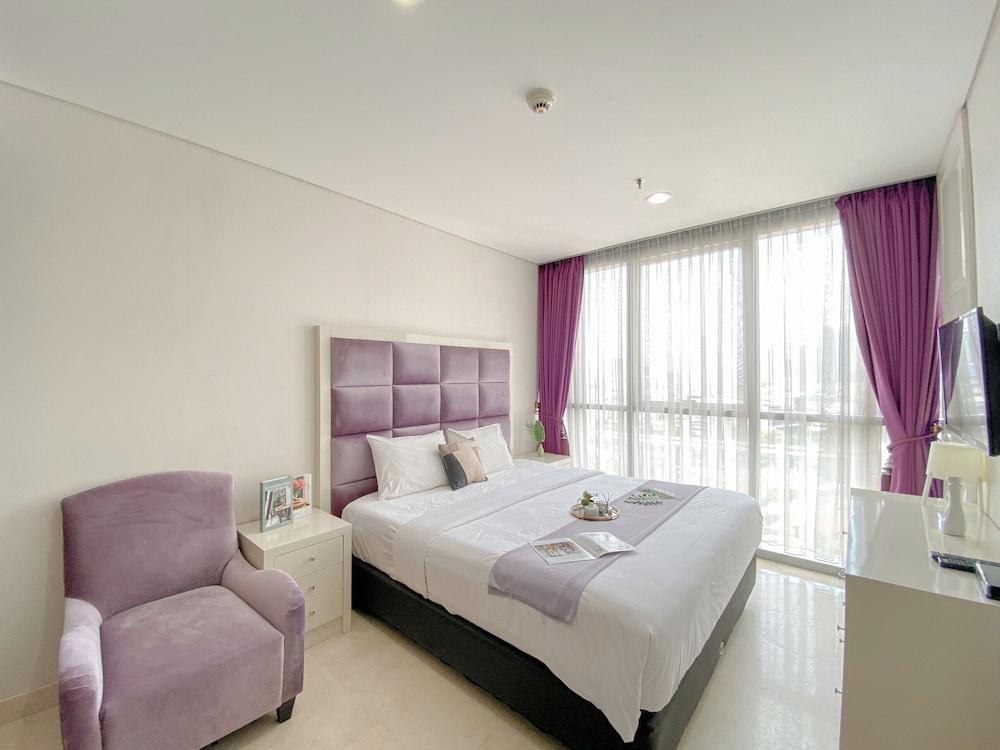 Nice and Comfy 2BR Apartment at Ciputra World 2