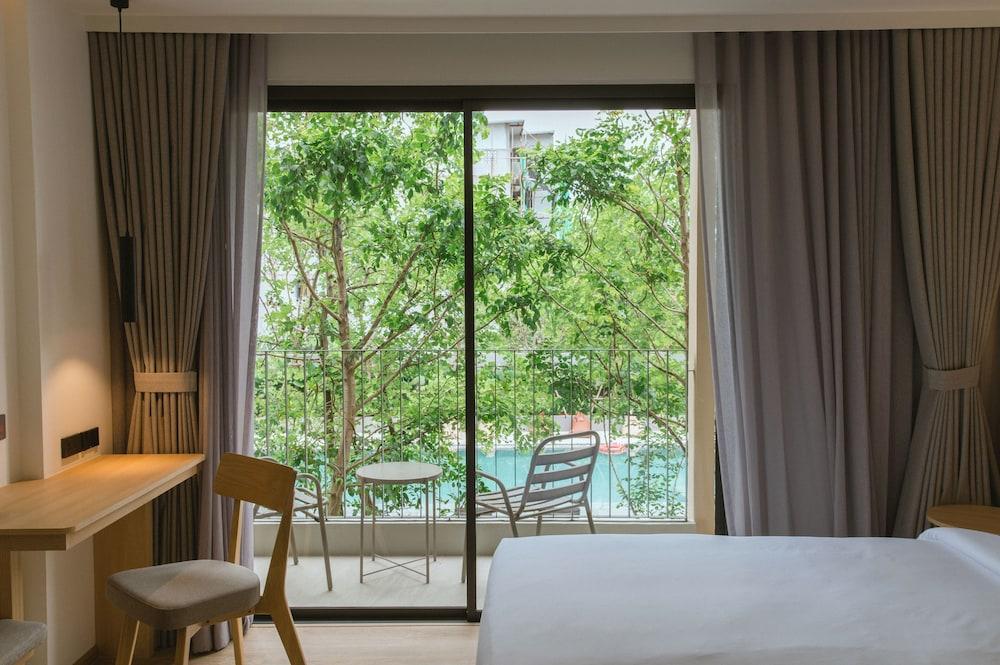 PAAK Hotel Suvarnabhumi Room Type - Deluxe Double Room