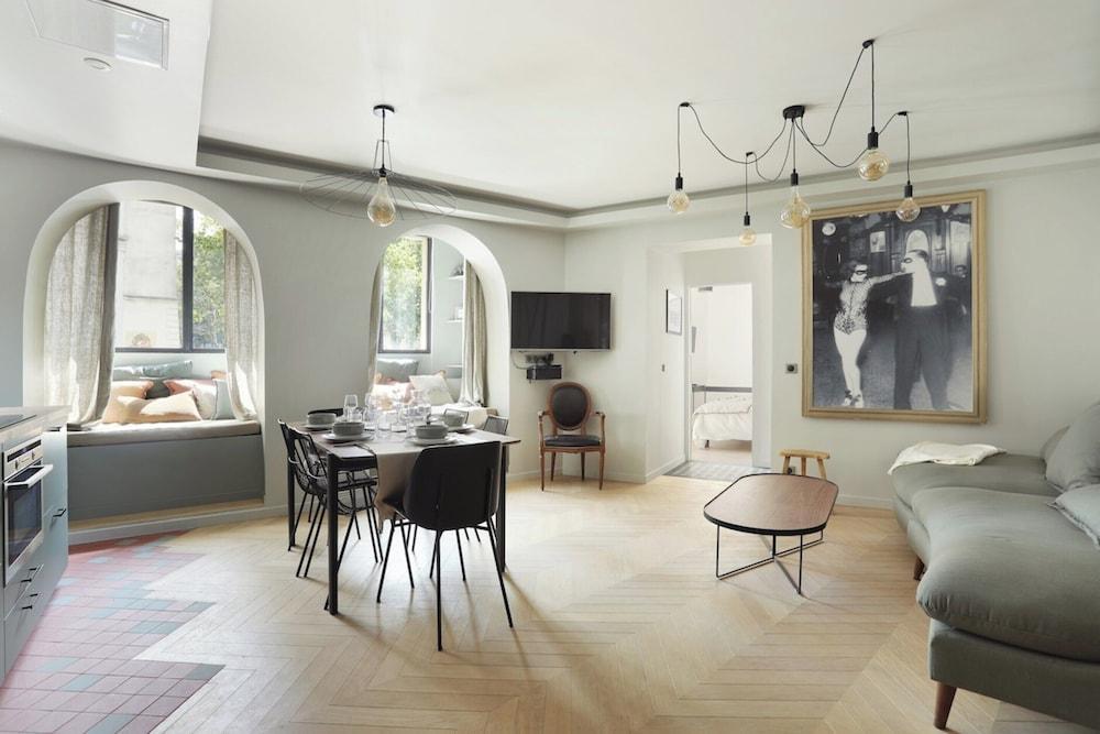 Superbe Apartment Saint Germain des Pres - Tap to explore photos
