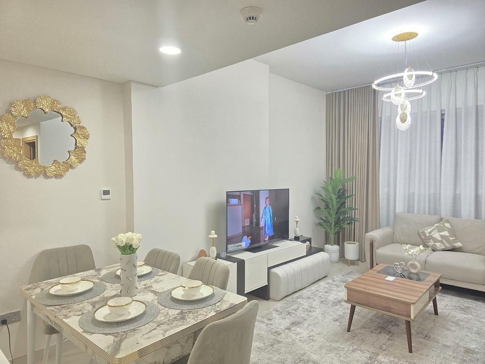 LUXURY MOON 2BHK AP. - Tap to explore photos