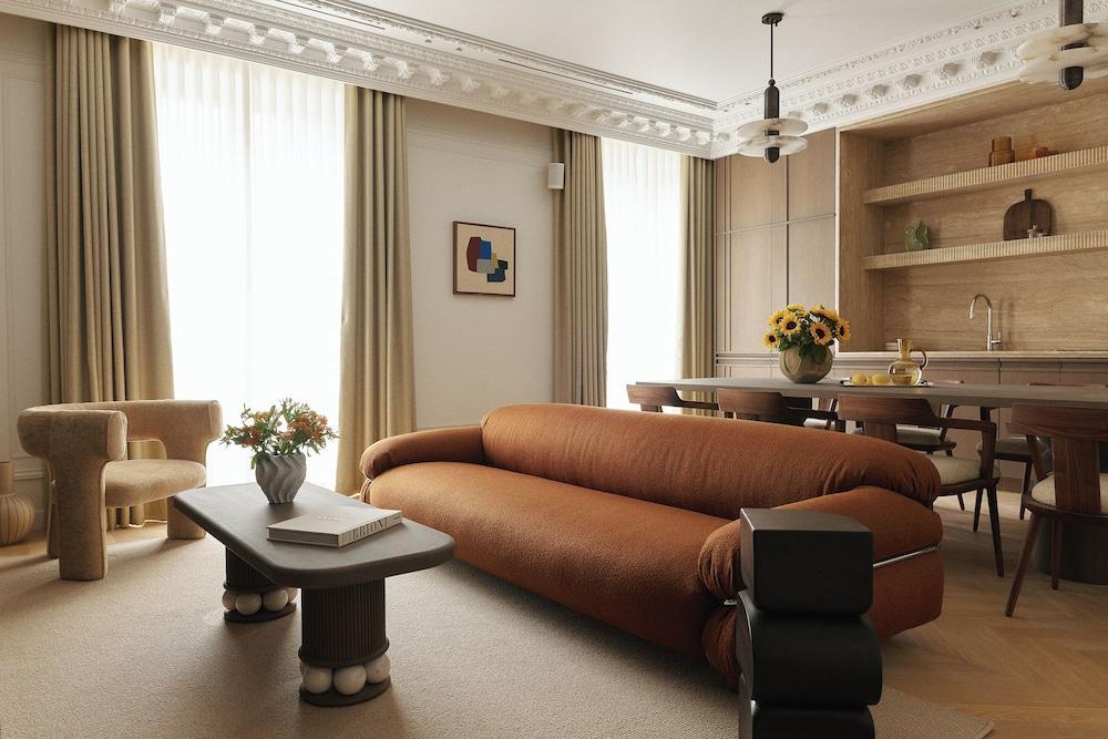 HIGHSTAY - Luxury Serviced Apartments - Pyramides Room Type - Premium Apartment, 2 Bedrooms