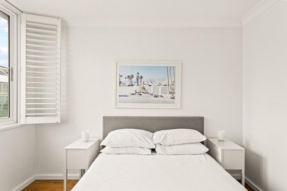 Coastal 2-bed Apartment Steps From Manly Beach - Tap to explore photos