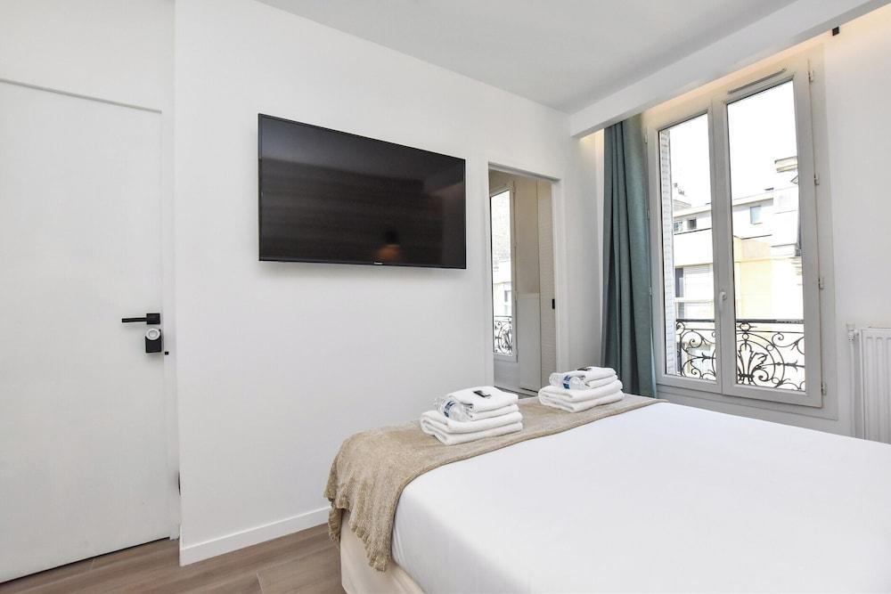 Charming Studio - 2P- Javel/tour Eiffel - Tap to explore photos
