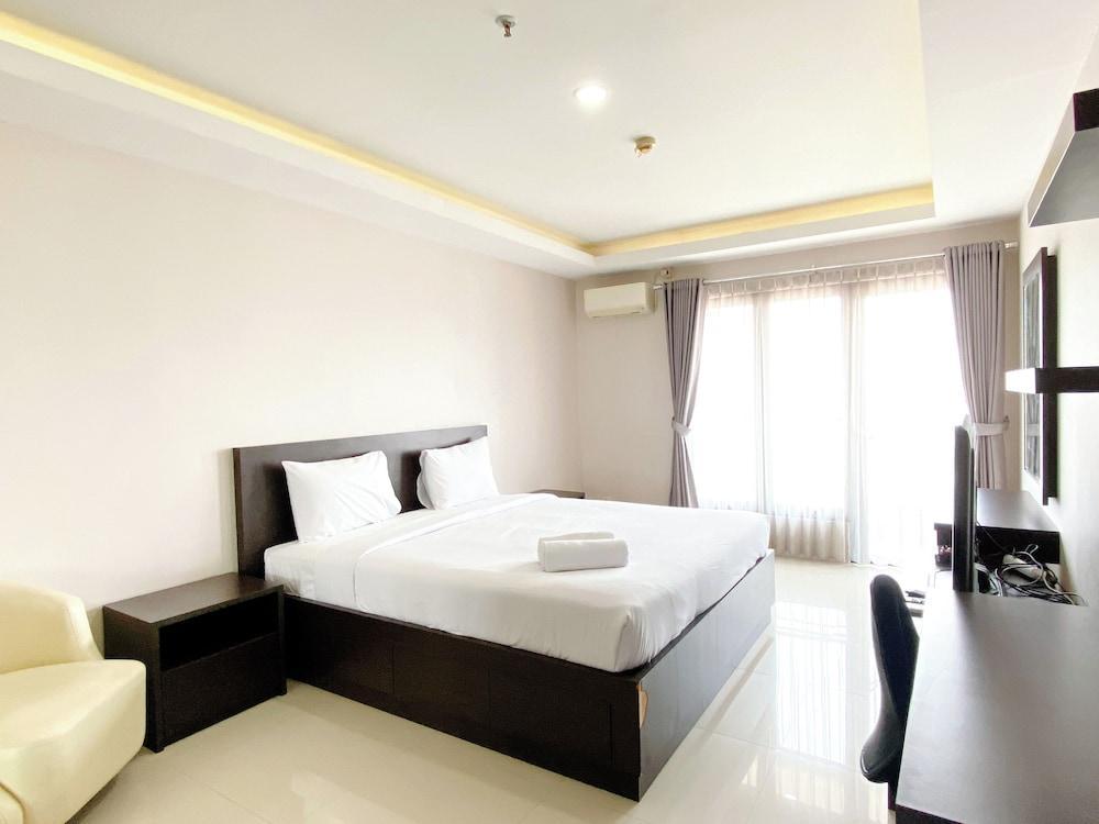 Spacious And Restful 1Br Tamansari Semanggi Apartment Room Type - Deluxe Apartment