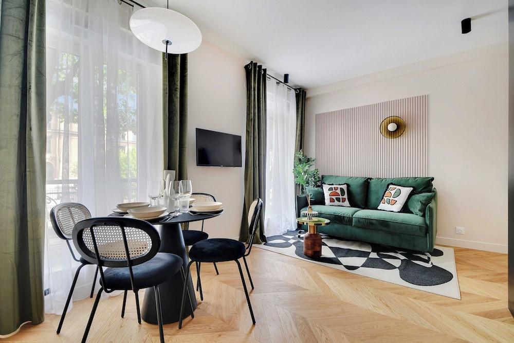 Peaceful Apartment - 1br/4p - Beaugrenelle - Tap to explore photos