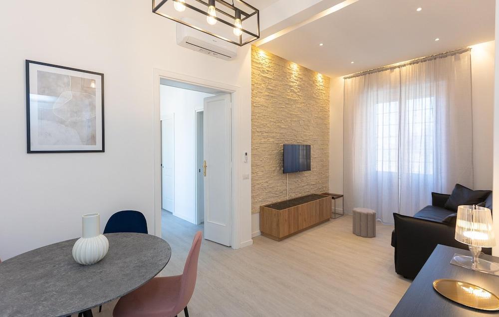 Rental in Rome Constance Terrace Apartment - Tap to explore photos