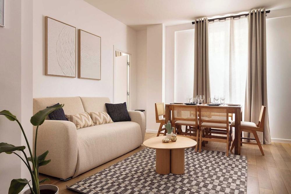 Modern Apartment 2br/6p - Val-de-grace - Tap to explore photos
