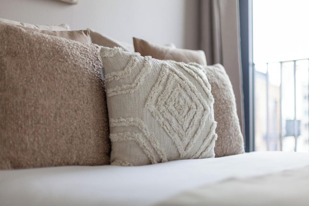 Nice Apartment in Woolwich - Tap to explore photos