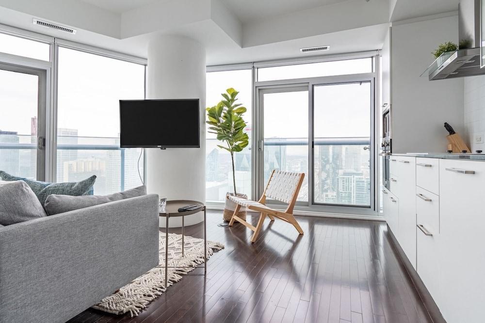 The Harbour Suites & Towers Financial District - Tap to explore photos