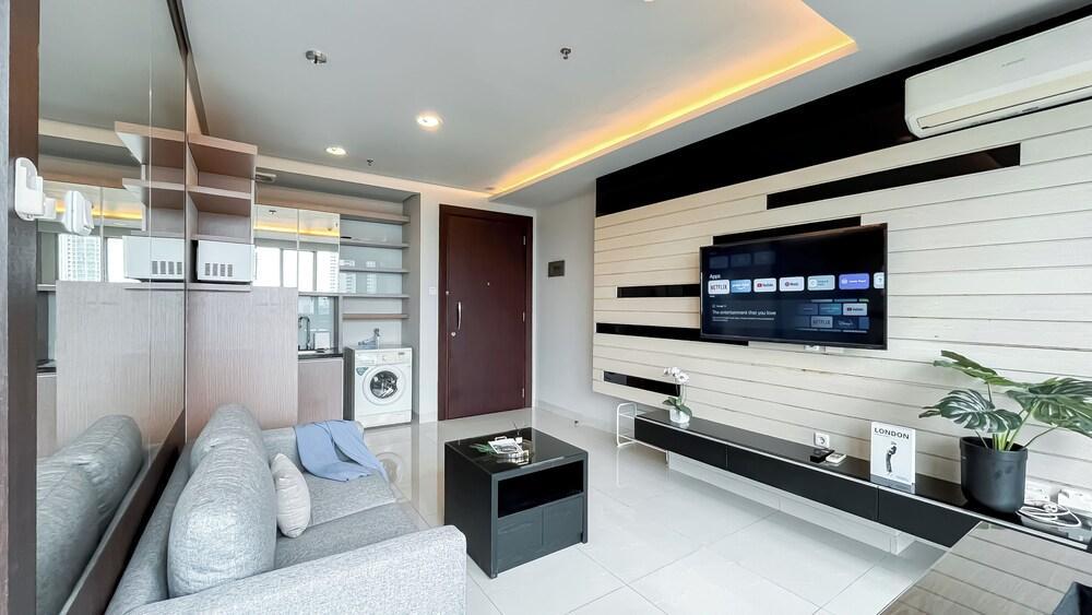 Spacious and Comfy Big Studio Apartment at Kemang Mansion - Tap to explore photos