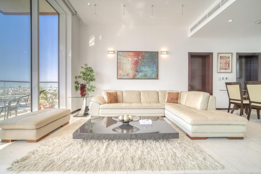 Tiara Residences - Mint Stay Room Type - Executive Apartment, 2 Bedrooms, Harbor View Tiara Residences - Mint Stay Room Type - Executive Apartment, 2 Bedrooms, Harbor View